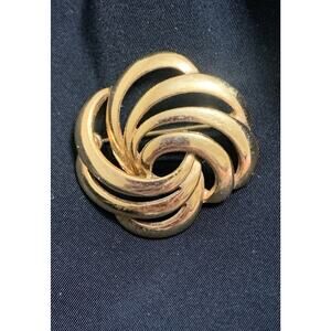 Vintage NAPIER Gold Tone Openwork Swirl Fashion Brooch Signed